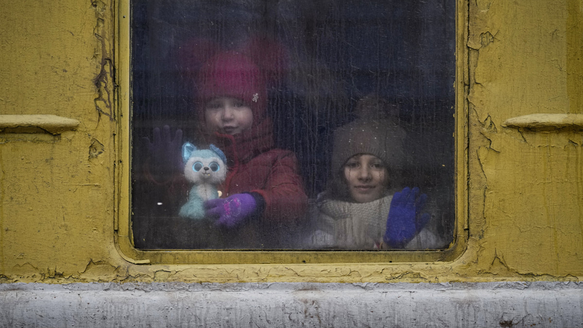 Hétszázezer gyermeket telepíthettek át Ukrajnából Oroszországba