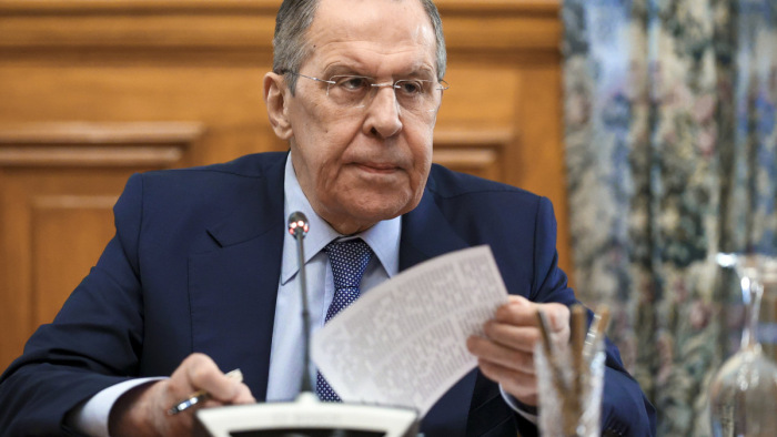 Lavrov: Oroszország nem tekinti magát háborúban állónak a NATO-val