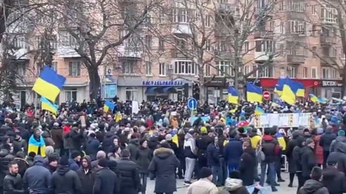 Tüntetések az oroszok által megszállt ukrán városokban – videók