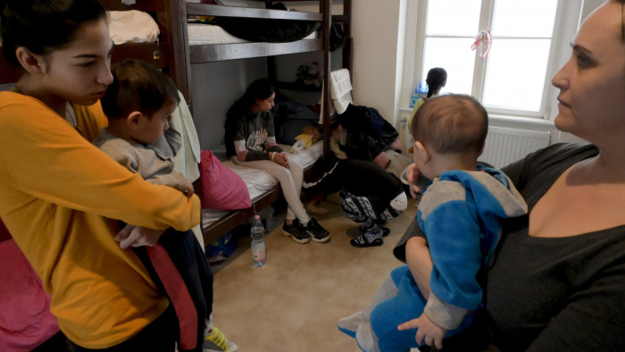 Ennyi ukrán menekült maradhatott Magyarországon