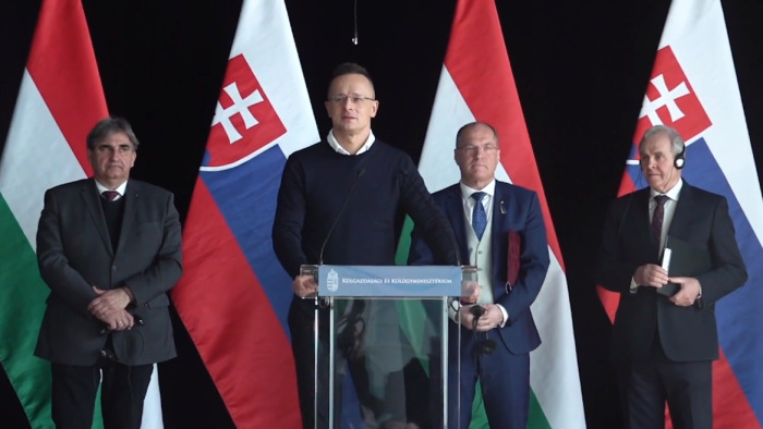 Szijjártó Péter: újabb fejezet a magyar–szlovák együttműködés sikertörténetében