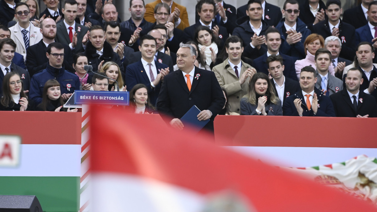 Orbán Viktor miniszterelnök a beszéde előtt a Kossuth téren rendezett állami díszünnepségen az 1848-49-es forradalom és szabadságharc kitörésének évfordulóján, 2022. március 15-én.