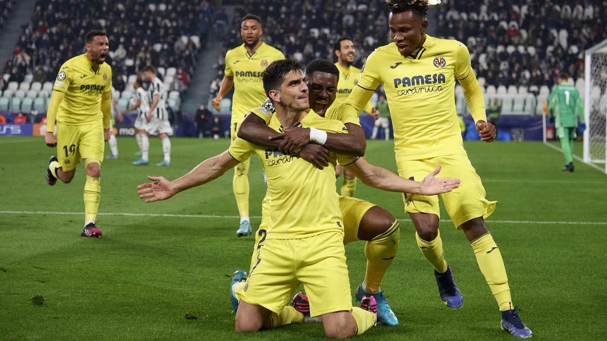 Gerard Moreno of Villarreal celebrates after scoring his sides first goal during the UEFA Champions League Round Of  Sixteen Leg Two match between Juventus and Villarreal CF at Juventus Stadium on March 16, 2022 in Turin, Italy. (Photo by Jose Breton/Pics Action/NurPhoto via Getty Images)