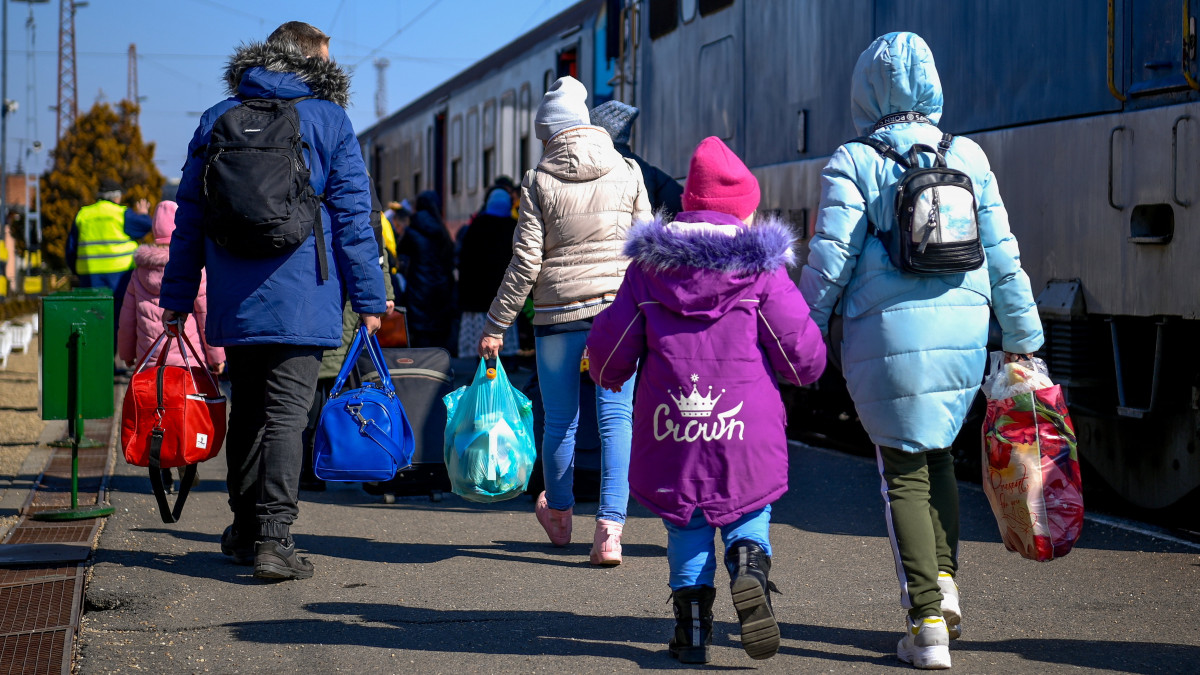 Az orosz-ukrán háború elől Ukrajnából menekülők a záhonyi vasútállomáson 2022. március 14-én.