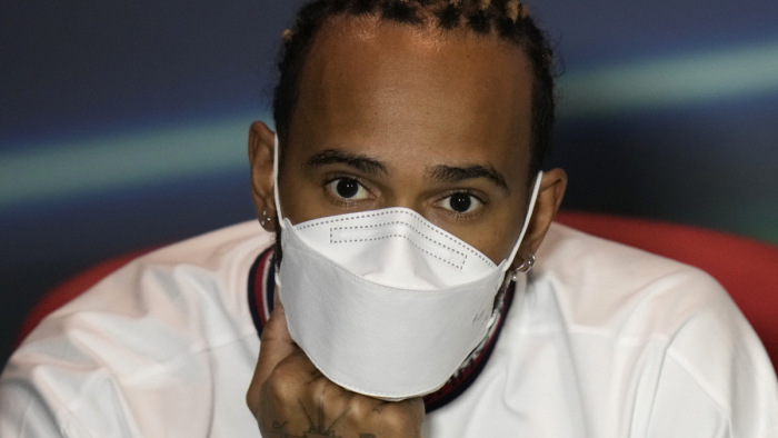 Lewis Hamilton mentális és érzelmi küzdelméről írt a közösségi médiában