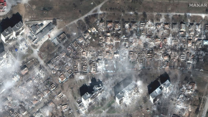 Drónvideón a lebombázott Mariupol városa