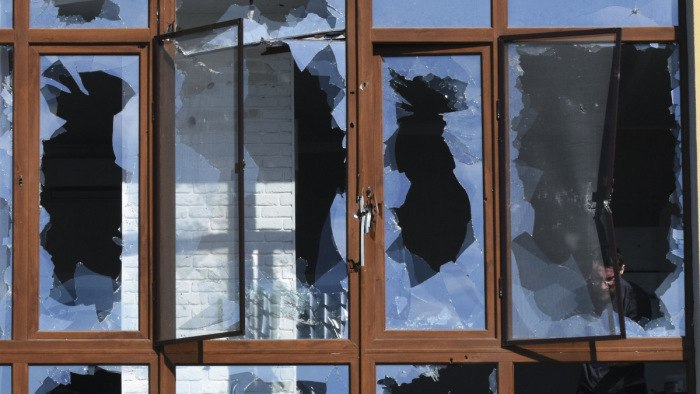 Hihetetlen mennyiségű ablaküvegre lenne szüksége Ukrajnának