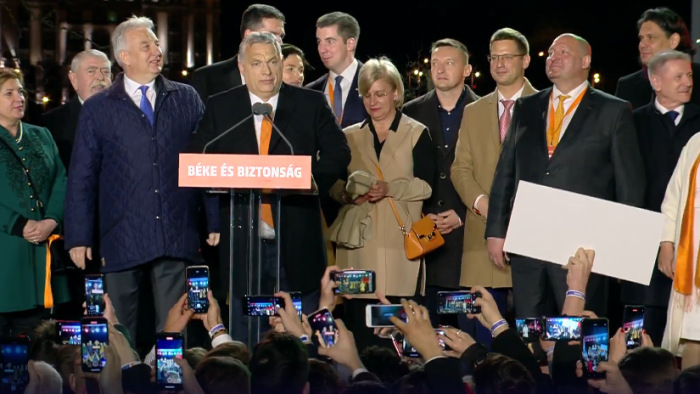 Behozhatatlan a Fidesz-KDNP előnye, Orbán Viktor alakíthat ismét kormányt