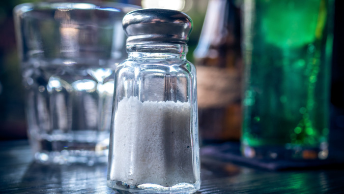 A sóbevitel csökkentése jobb életminőséghez vezet szívelégtelenséggel élők esetében