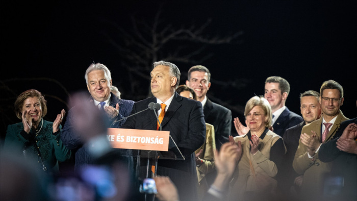 Üzentek Orbán Viktornak a külföldi országok vezetői