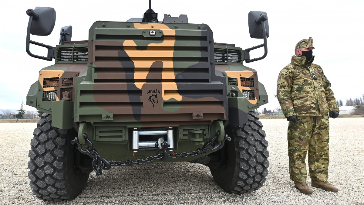Gidrán típusú, támogató feladatú páncélozott jármű, az első tíz egyike a 25. Klapka György Lövészdandár laktanyájában az érkezés napján 2021. február 11-én. A török gyártótól hamarosan további negyven jármű érkezik Tatára.