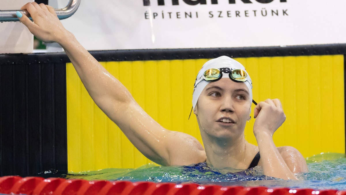 Sebestyén Dalma (Győri Úszó Sportegyesület) a női 200 méteres vegyesúszás döntőjében az úszók országos bajnokságán a Debreceni Sportuszodában 2022. április 20-án.