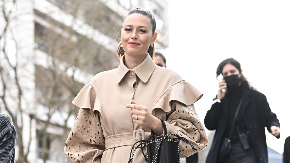PARIS, FRANCE - MARCH 03: (EDITORIAL USE ONLY - For Non-Editorial use please seek approval from Fashion House) Maria Sharapova attends the Chloe Womenswear Fall/Winter 2022/2023 show as part of Paris Fashion Week on March 03, 2022 in Paris, France. (Photo by Jacopo Raule/Getty Images)