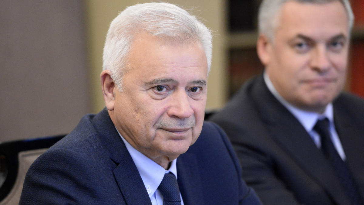 Vagit Alekperov, a Lukoil elnök-vezérigazgatója a Mol vezetőjével, Hernádi Zsolttal folytatott megbeszélésen a Külgazdasági és Külügyminisztériumban 2019. október 29-én.