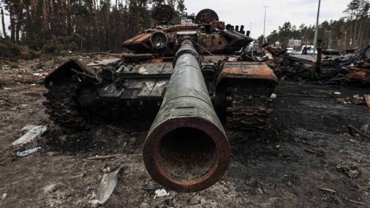 KYIV, UKRAINE - APRIL 05: An unusable Russian tank is seen on the Kyiv - Zhytomyr highway after the withdrawal of Russian forces and the recapture of the region by Ukrainian soldiers in Kyiv, Ukraine on April 05, 2022. (Photo by Metin Aktas/Anadolu Agency via Getty Images)
