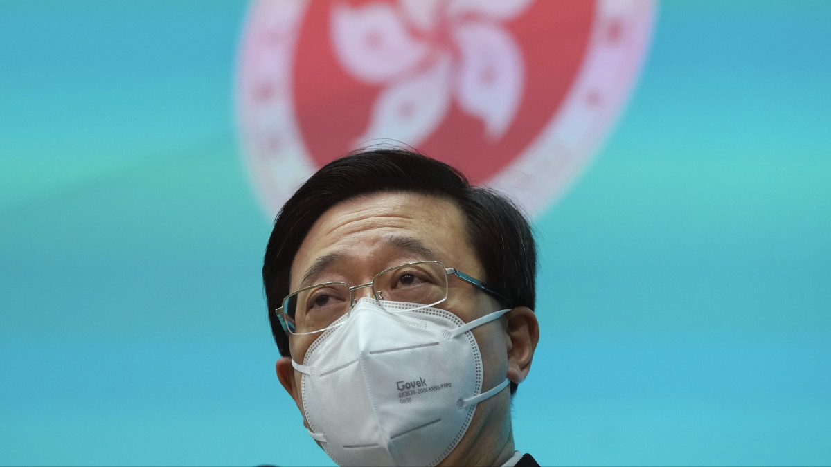 Erre készül Hongkong 99 százalékkal megválasztott új vezetője