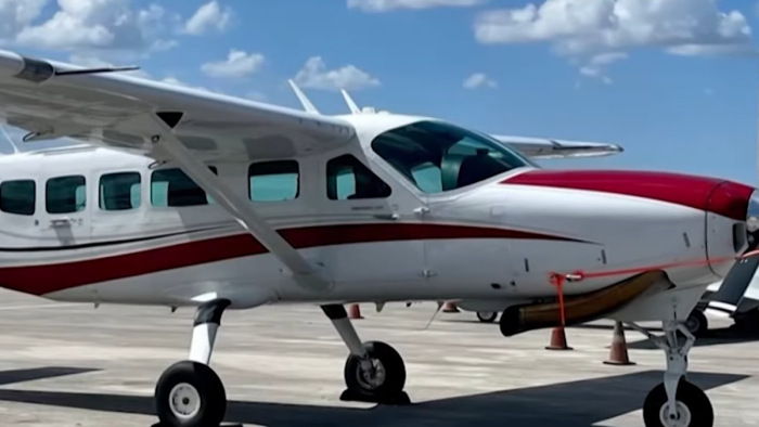 Amatőr utas landolt egy repülővel Floridában - videó