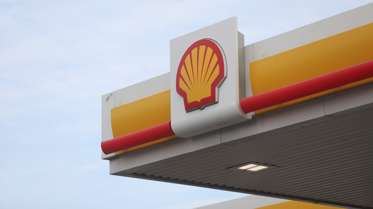 Súlyos korlátozást vezetett be a Shell a benzinkútjain