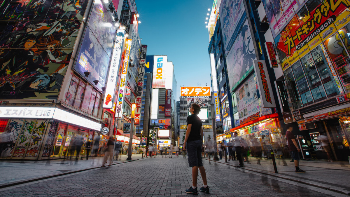 Újra mehetnek turisták Japánba, de marad a szigor