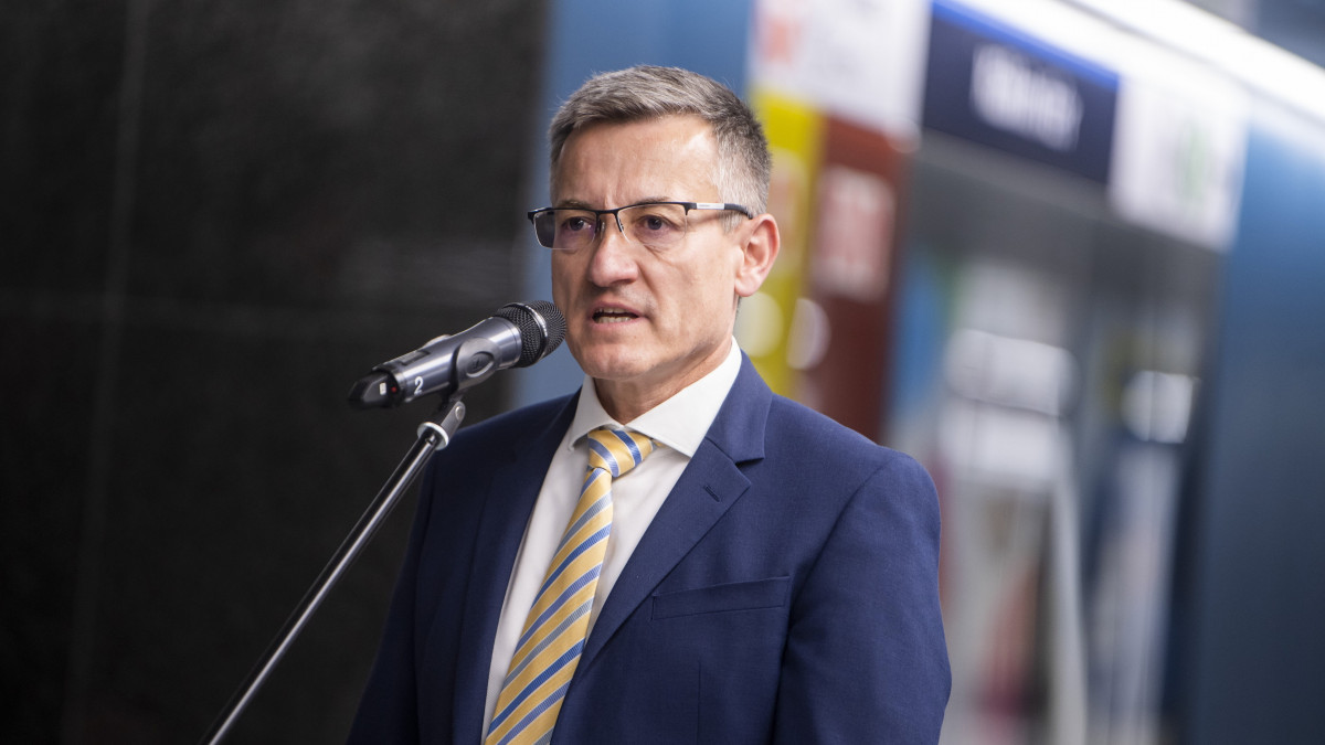 Bolla Tibor: járatcsökkentést nem tervez a BKV, inkább új buszokat és villamosokat venne