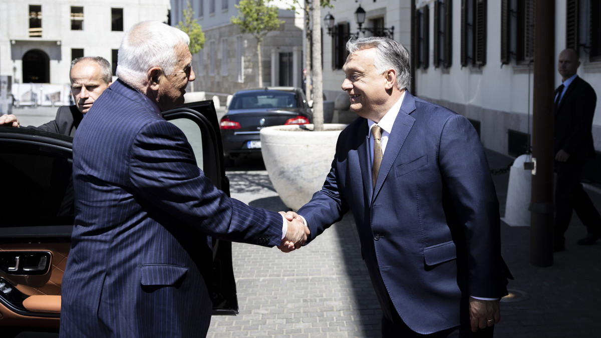 Václav Klaus: a barikád ugyanazon oldalán vagyunk Orbán Viktorral