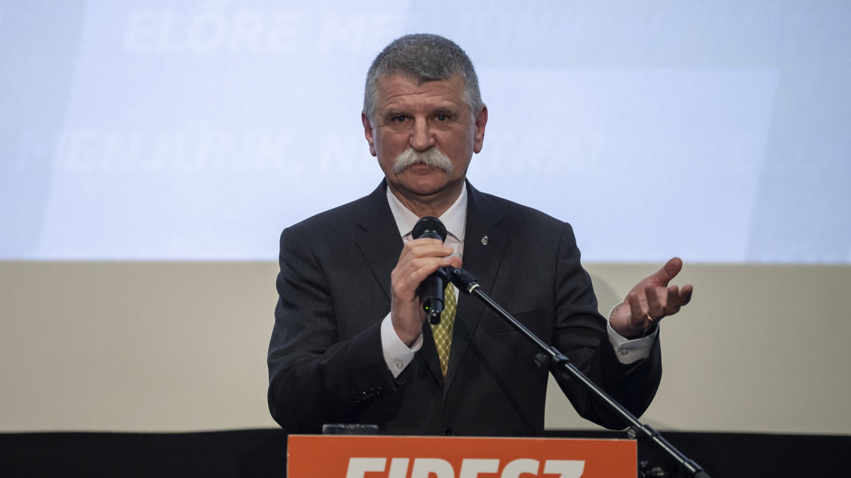 Kövér László, az Országgyűlés elnöke, a Fidesz választmányi elnöke beszédet mond a Fidesz választási fórumán az egri Agria moziban 2022. március 19-én.