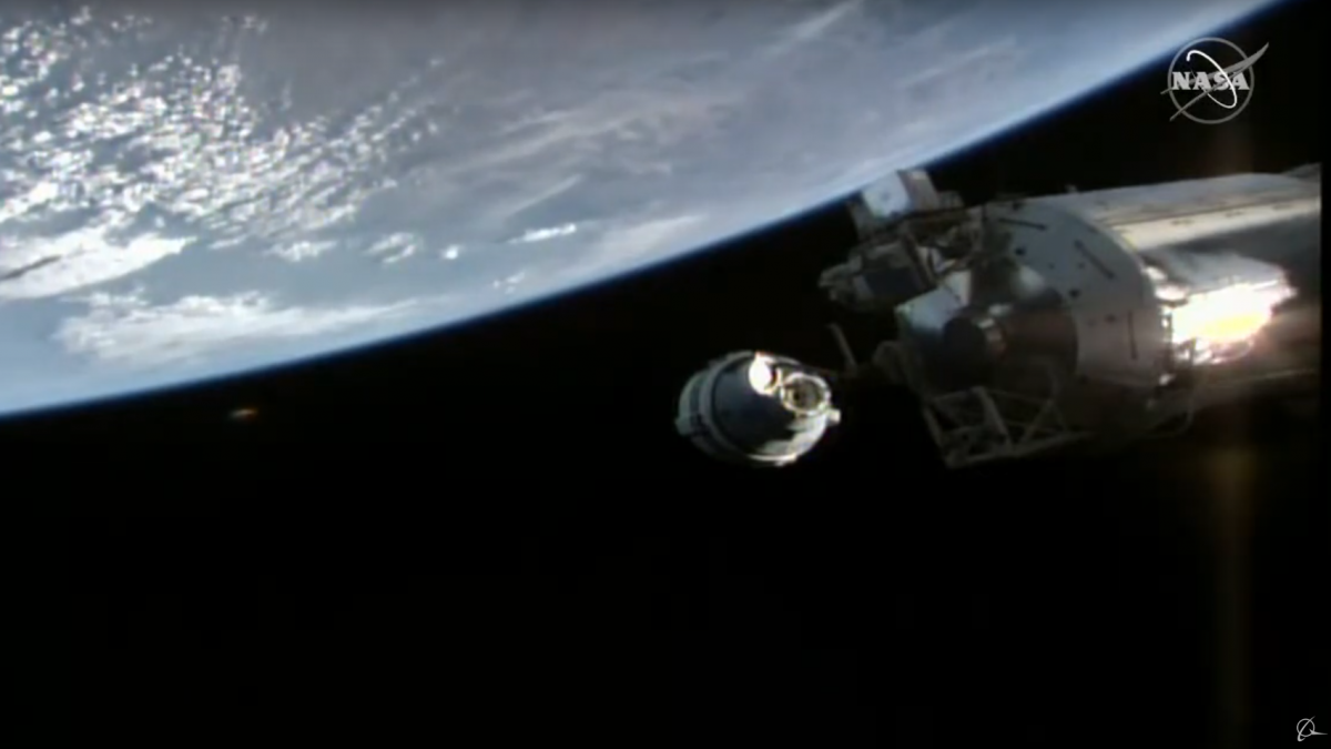 Dokkolt az ISS-en a Boeing kísérleti űrkapszulája - videó