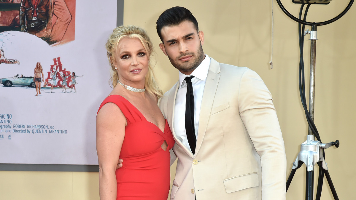 HOLLYWOOD, CALIFORNIA - JULY 22: Britney Spears and Sam Asghari attend the Los Angeles premiere of Once Upon A Time In Hollywood at TCL Chinese Theatre on July 22, 2019 in Hollywood, California. (Photo by David Crotty/Patrick McMullan via Getty Images)