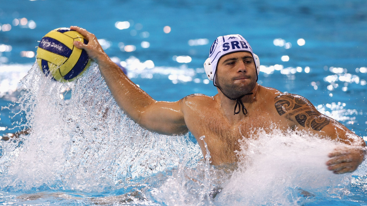 BEIJING - AUGUST 18:  Aleksandar Sapic of Serbia shoots at goal during the preliminary round group B water polo match at the Ying Tung Natatorium on Day 10 of the Beijing 2008 Olympic Games on August 18, 2008 in Beijing, China.  (Photo by Jonathan Ferrey/Getty Images)