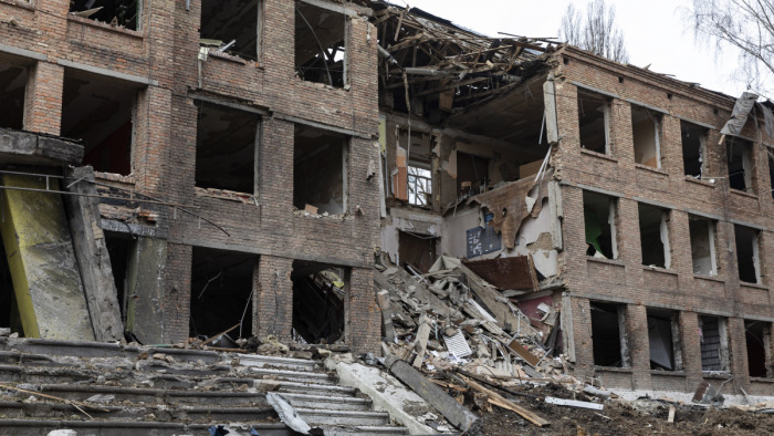 Amnesty International: Lakott területeken rendezkednek be az ukrán katonák