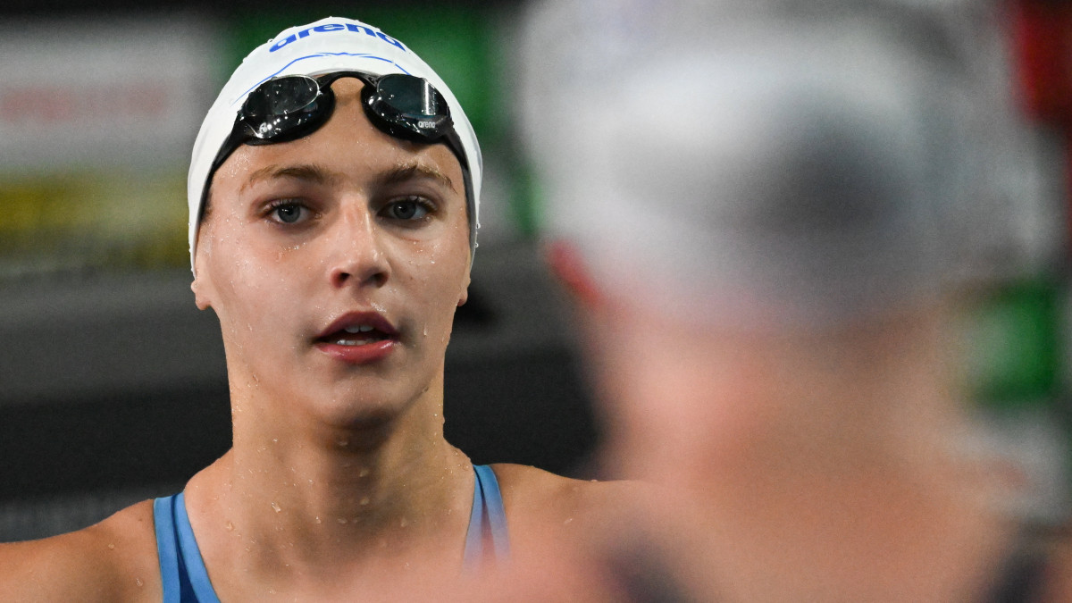 Pádár Nikolett a 200 méteres női gyorsúszás előfutama után a vizes világbajnokságon a budapesti Duna Arénában 2022. június 20-án.