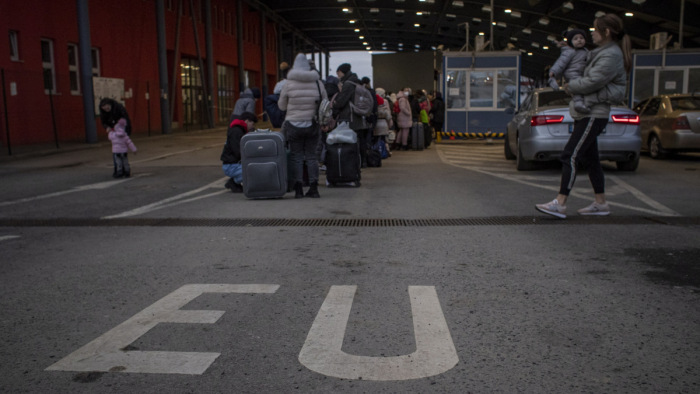 Négymillió ukrán menekült kért védelmet az Európai Unióban