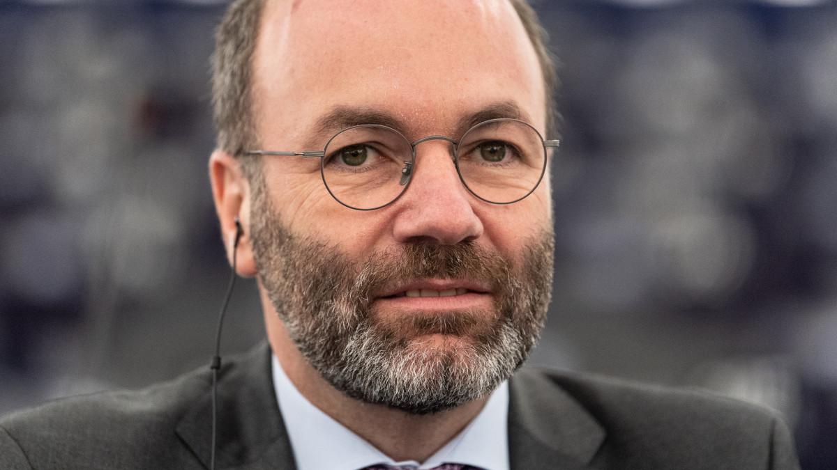 Manfred Weber, az Európai Parlament (EPP) néppárti frakciójának vezetője az uniós testület plenáris ülésén Strasbourban 2020. február 12-én. A parlament az Európai Tanács február 20-i rendkívüli ülését készíti elő, amelynek központi témája a 20212027 közötti időszakra szóló hosszú távú uniós költségvetés, az úgynevezett többéves pénzügyi keret lesz.