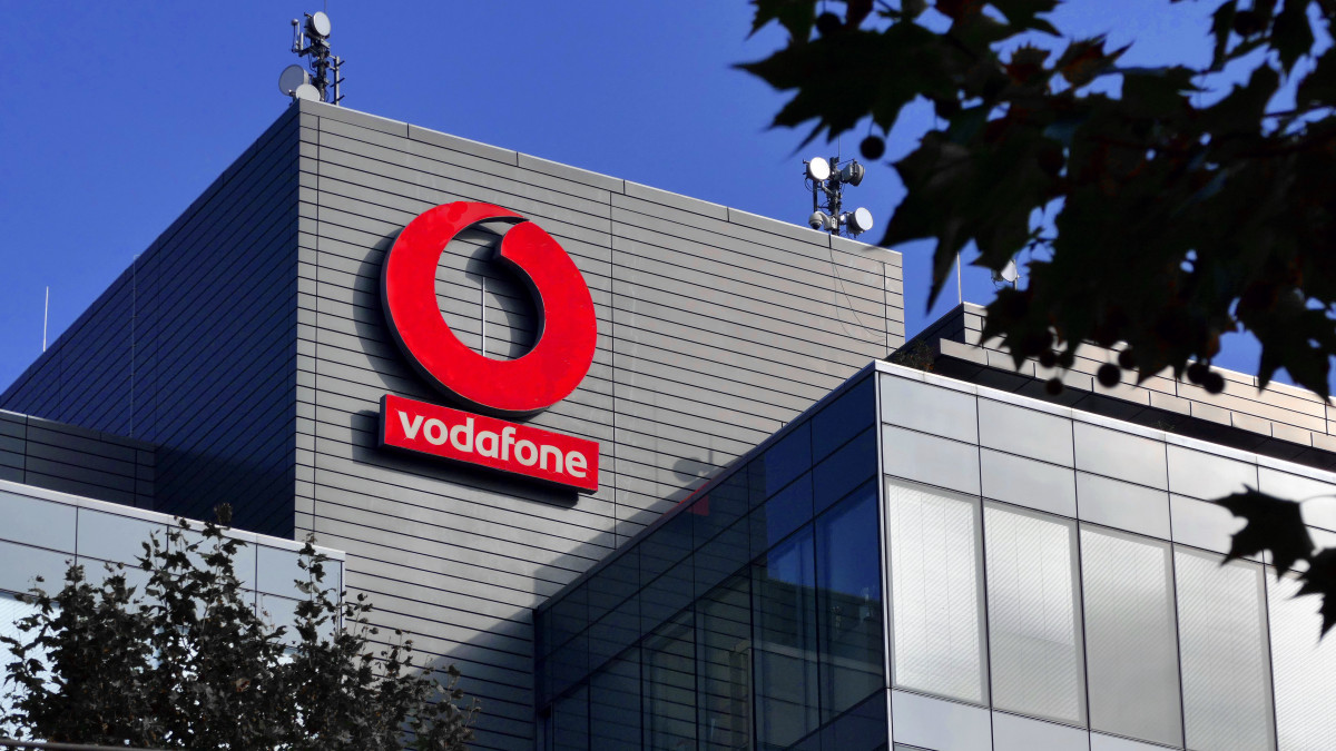 A Vodafone Magyarország Zrt. központi irodaházának homlokzata a világcég logójával a főváros IX. kerületében a Lechner Ödön fasor 6-ban. MTVA/Bizományosi: Jászai Csaba  *************************** Kedves Felhasználó!