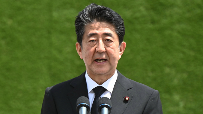 Merényletet követtek el Abe Sindzó volt japán miniszterelnök ellen