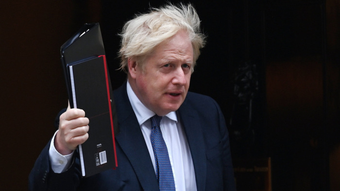 Boris Johnson is ringbe száll, online választás jöhet egy héten belül