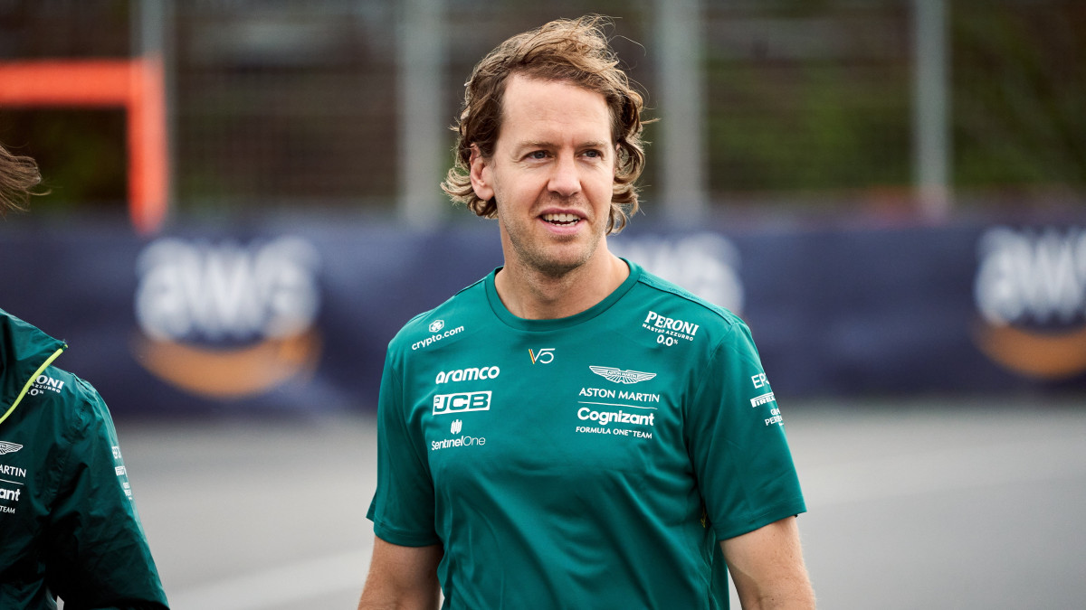 Sebastian Vettel, az Aston Martin német versenyzője a montreali Gilles Villeneuve pályán a Forma-1-es autós gyorsasági világbajnokság Kanadai Nagydíja előtt három nappal, 2022. június 16-án.