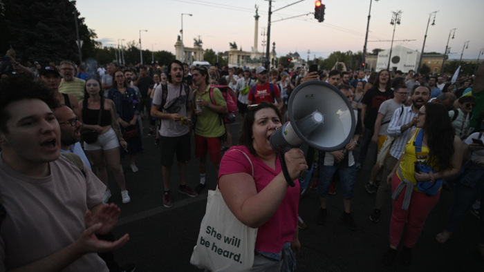 Rendőrségi jelentés a budapesti tüntetésről