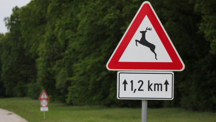 Veszélyre figyelmeztetnek a Balaton környéki utakon