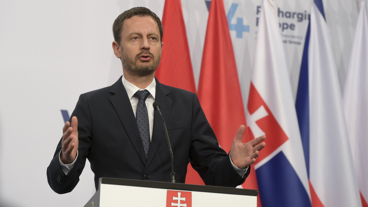 Szlovák minisztercserék: kisebbségben kormányon sem könnyű az élet