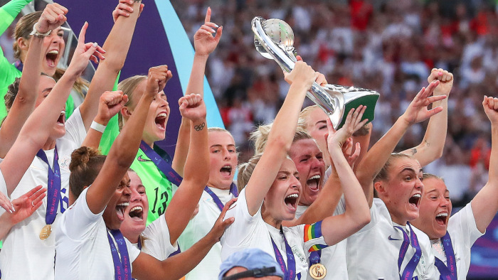 Anglia mellett a női futball az igazi győztes