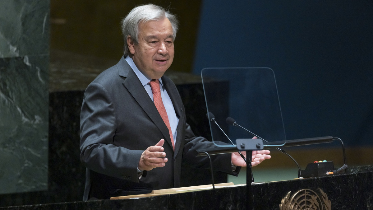 António Guterres ENSZ-főtitkár felszólal az 1970-ben életbe lépett atomsorompó-szerződés (NNPT) felülvizsgálati konferenciáján az ENSZ New York-i székházában 2022. augusztus 1-jén.