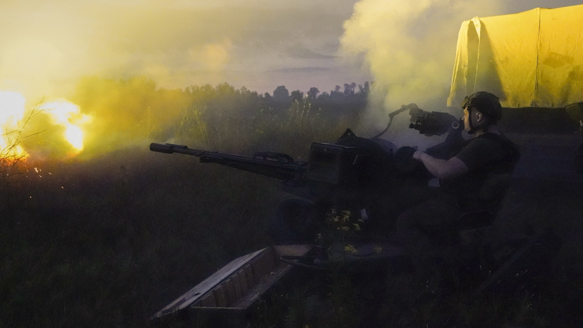 Hosszú távú amerikai terv készül az ukrán hadsereg felszerelésére