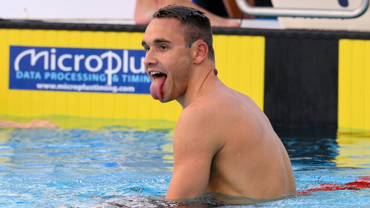 Milák Kristóf, a győztes magyar váltó tagja a férfi 4x200 méteres gyorsváltó döntője után a római vizes Európa-bajnokságon a Stadio Del Nuotóban 2022. augusztus 11-én.