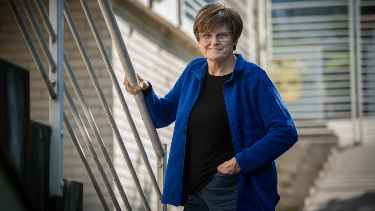 A Széchenyi-díjjal idén kitüntetett Karikó Katalin Semmelweis Ignác-díjas kutatóbiológus, biokémikus, az mRNS alapú vakcinák technológiájának szabadalmaztatója, a mainzi BioNTech alelnöke, a Pennsylvaniai Egyetem egyetemi docense Budapesten 2021. május 27-én.
