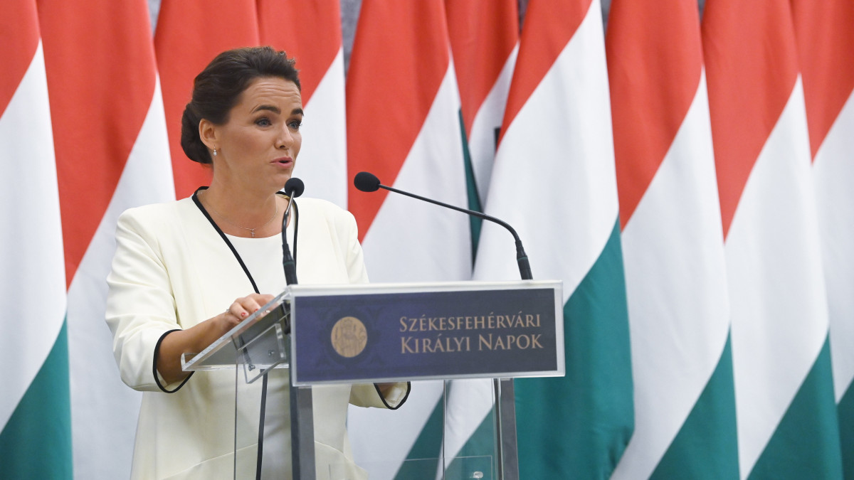 Novák Katalin köztársasági elnök beszédet mond a Szent István-napi állami ünnepen Székesfehérváron 2022. augusztus 20-án.