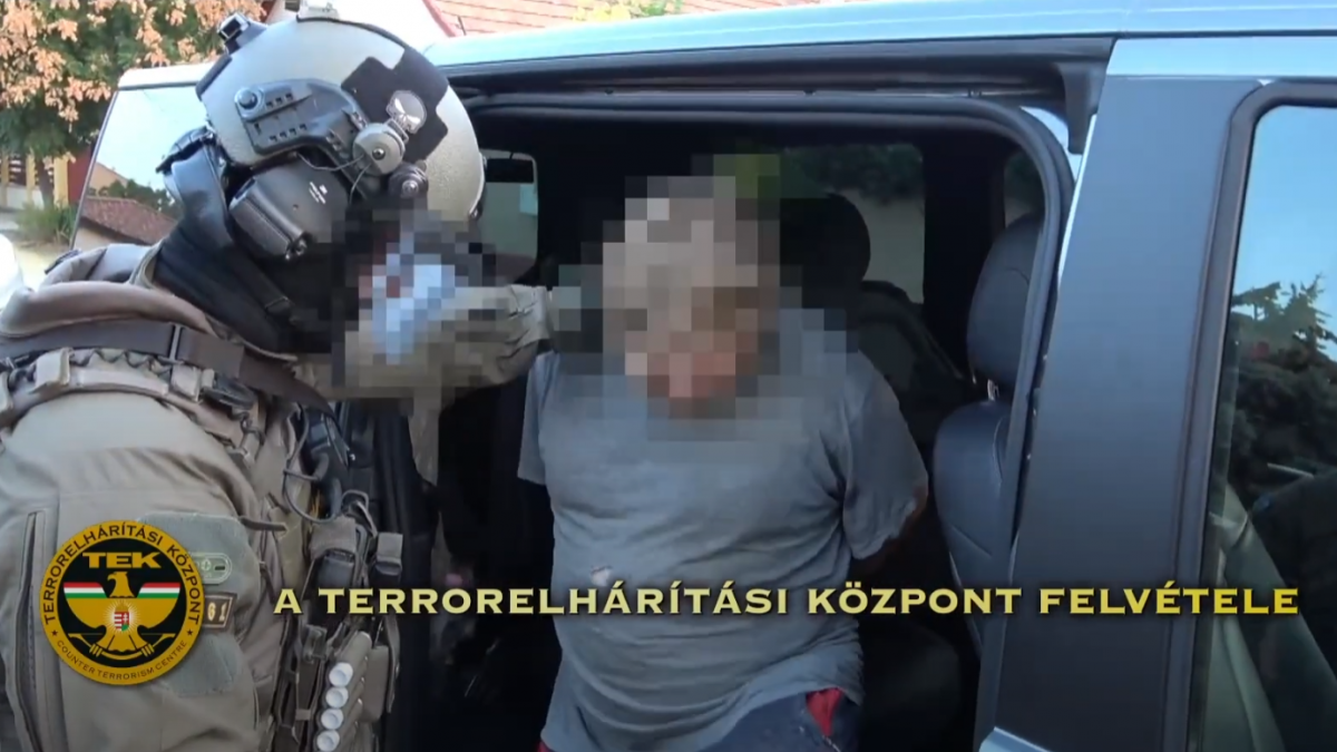 Rendőrök elleni támadást szervezett augusztus 20-ára – videó