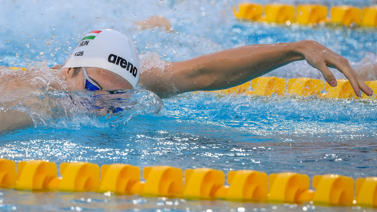 A későbbi győztes Kós Hubert a férfi 200 méteres vegyesúszás döntőjében a római vizes Európa-bajnokságon a Stadio Del Nuotóban 2022. augusztus 17-én.