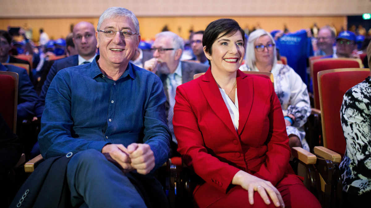 Gyurcsány Ferenc, a Demokratikus Koalíció (DK) elnöke, volt szocialista miniszterelnök és felesége, Dobrev Klára, a párt miniszterelnök-jelöltje a DK XI. kongresszusán és ellenzéki előválasztási kampánynyitó rendezvényén a Kongresszusi Központban 2021. augusztus 29-én.