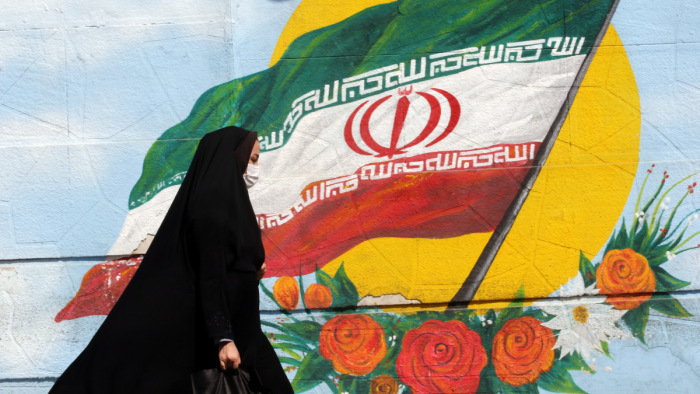 Többen meghaltak a fiatal nő halála miatt tartott tüntetésen Iránban - videók